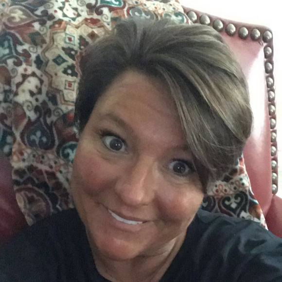 Poshmark profile picture for @cooker